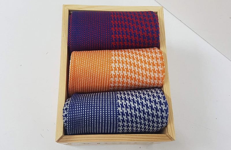 Eleganckie luksusowe skarpetki męskie - pomysł na prezent. niebieskie. Pomarańczowe, Bordowe.