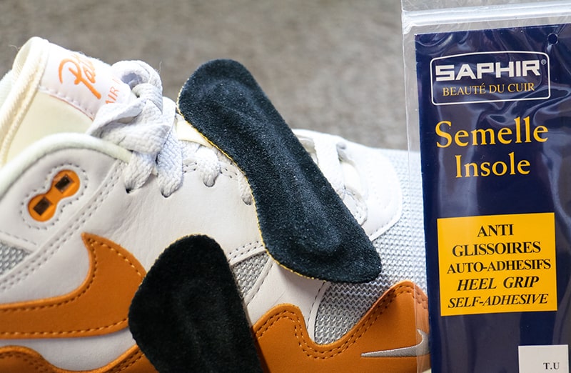 Samoprzylepne zapiętki do butów. Miękkie, wykonane w 100% ze skóry zamszowej, samoprzylepne zapiętki w kolorze czarnym