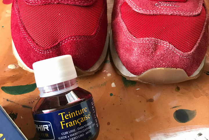 Renowacja koloru zamszu i nubuku. Odnowienie zamszowych, nubukowych butów farbami saphir teinture francaise.