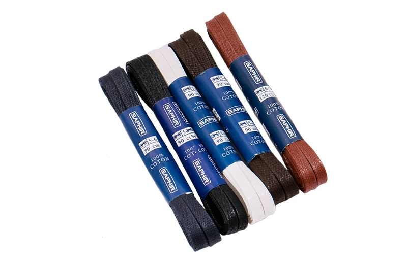 Płaskie woskowane ciemnobrązowe sznurowadła o średnicy 5mm. Cienkie luksusowe sznurówki w kilku długościach do wyboru.