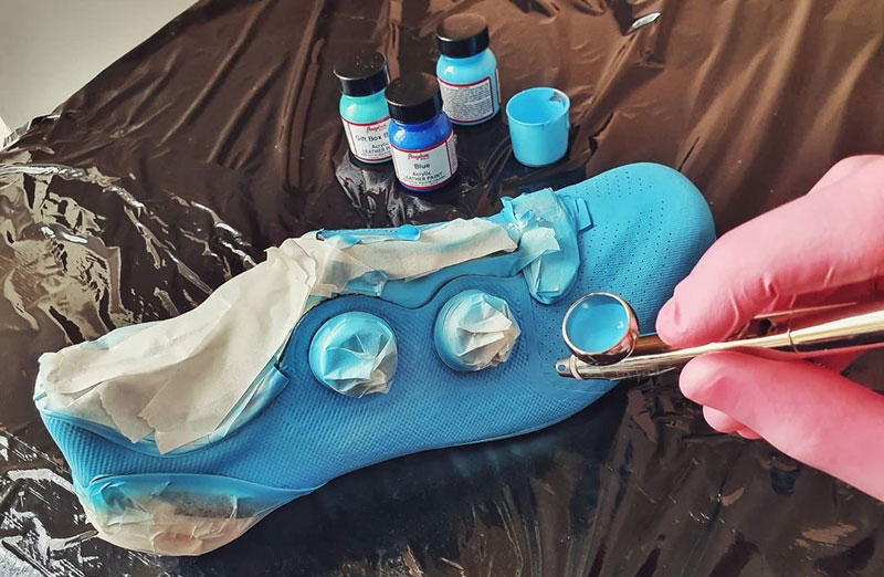 Niebieskie farby do personalizacji kicksów, jeansu, tekstyliów Angelus Acrylic Leather Paint Standard 1oz