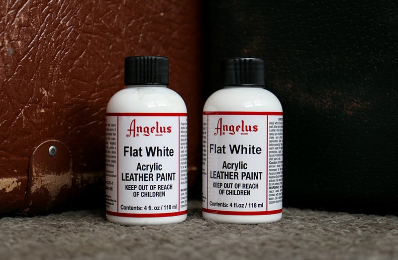 Białe matowe farby do personalizacji kicksów, jeansu, tekstyliów Angelus Acrylic Leather Paint 1quart