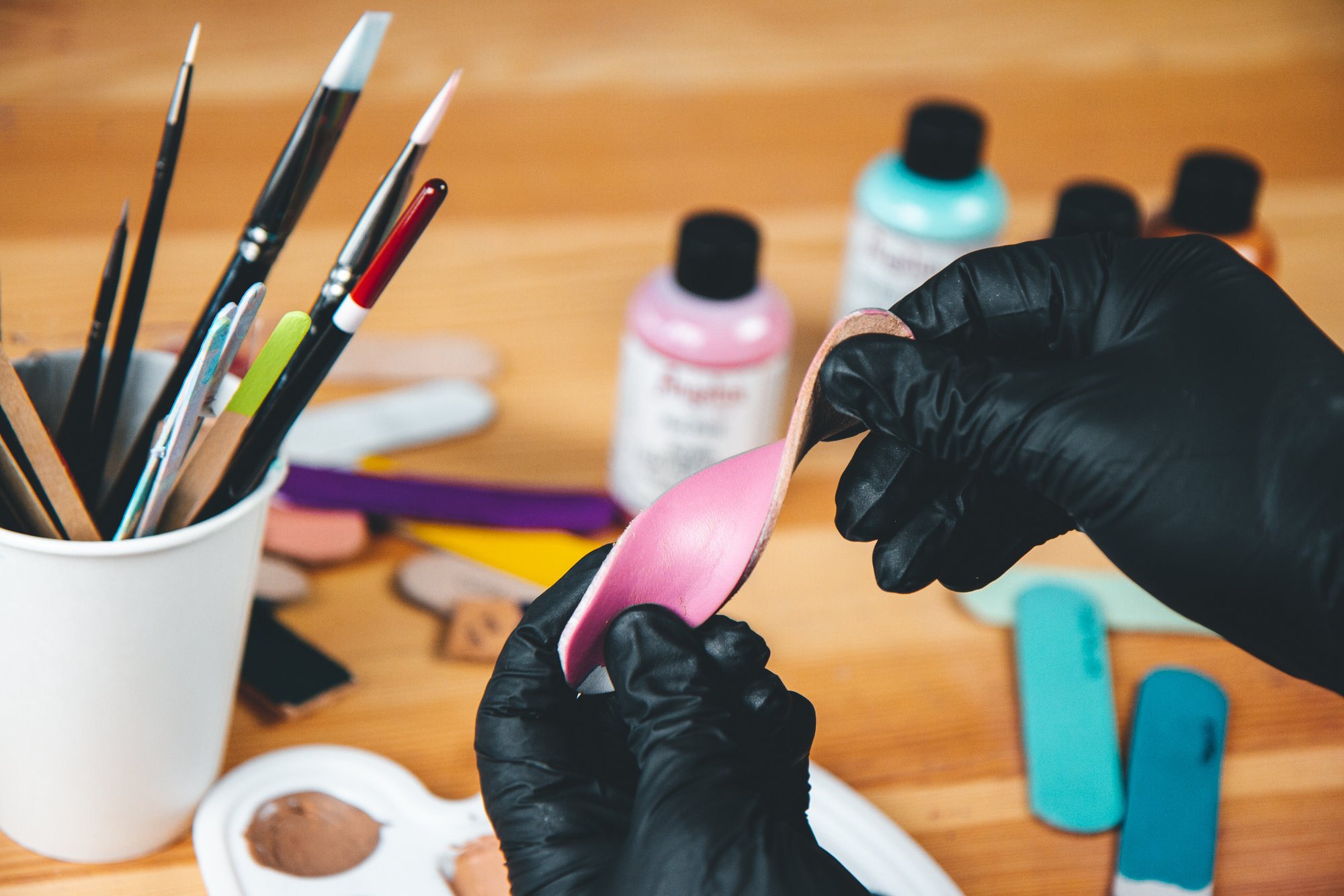 Fioletowa farba do customizacji sneakersów, jeansu, tkanin Angelus Acrylic Leather Paint Standard 4oz