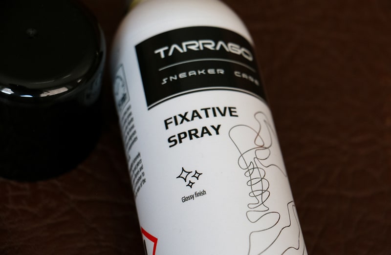 Utrwalacz farby do butów TARRAGO SNEAKERS Fixative spray służący do stworzenia warstwy ochronnej na skórze