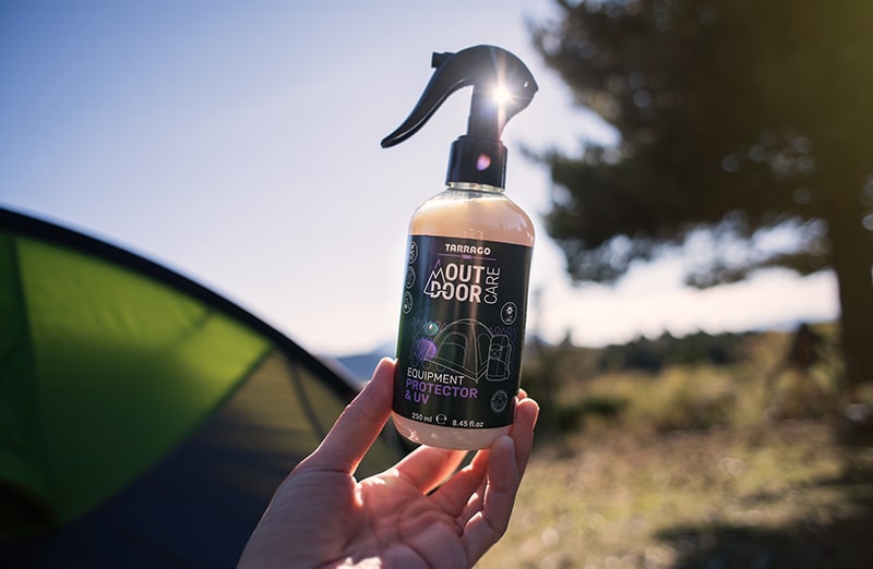 Zbliżenie butelki Equipment Protector – technologia w służbie natury