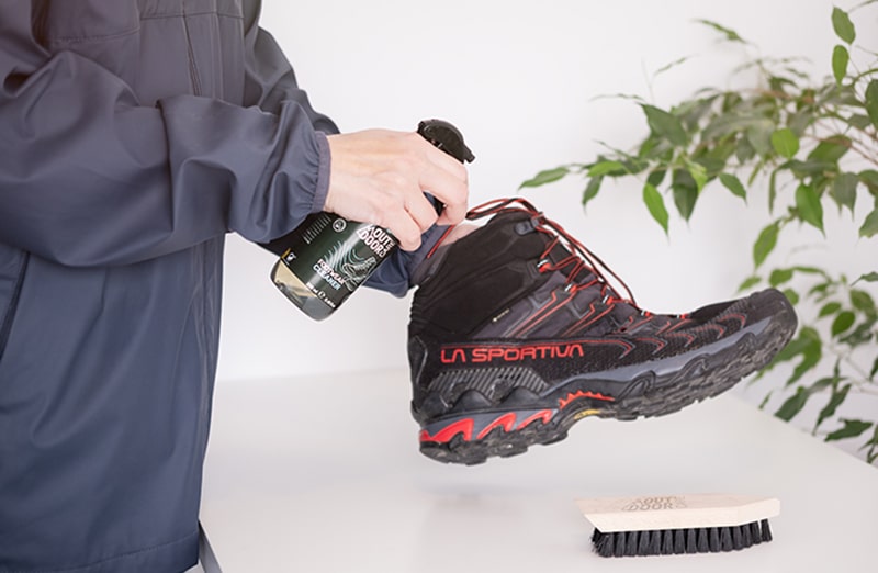 Spray Footwear Cleaner do czyszczenia butów sportowych i trekkingowych