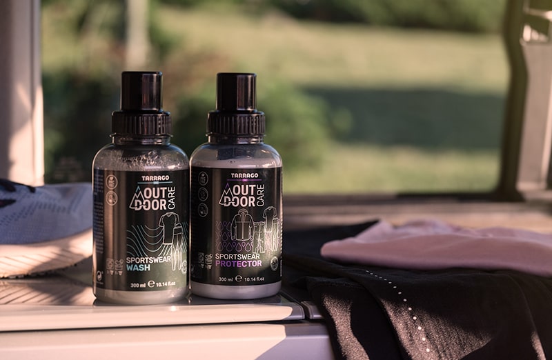 Tarrago sportswear Wash bezpieczny preparat do prania odzieży sportowej oraz specjalistycznego sprzętu sportowego.