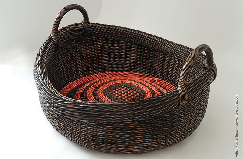 Koszyk barwiony złotożółtym barwnikiem podstawowym – nasycone kolory do scrapbookingu i rękodzieła.