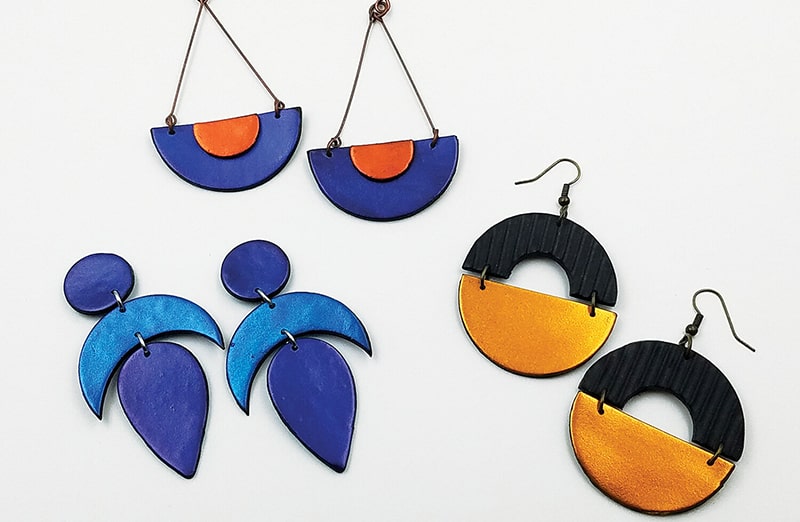 Opalizujący pigment do personalizacji butów, jeansowych katan, skórzanych kurtek, plecaków, czapek, t-shirtów i innych akcesoriów. 