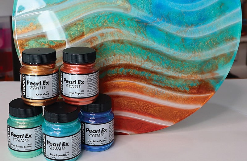 Metaliczne pigmenty do customizacji skórzanych kurtek, plecaków, czapek, t-shirtów i innych akcesoriów.