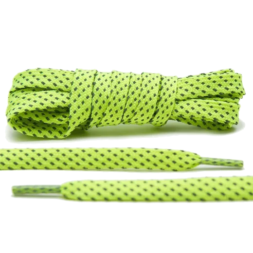 Limonkowe odblaskowe płaskie sznurowadła do sneakersów. Sznurowadła do nike air max, jordanów. Sznurówki do butów do biegania, sznury, lace, laces. Custom, customizacja. Rzemyki, rzemienie. Sznurófki. Sznuruwki. Limonkowe odblaskowe sznurówki Lacelab. Odblaskowe limonkowe sznurowadła Lace lab.