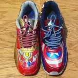 Czerwone odblaskowe okrągłe sznurowadła do sneakersów. Sznurowadła do Adidas Yeezy boots. Sznurówki do butów do biegania, sznury, lace, laces. Custom, customizacja. Rzemyki, rzemienie. Sznurófki. Sznuruwki. Czerwone odblaskowe sznurówki Lacelab. Odblaskowe czerwone sznurowadła Lace lab.