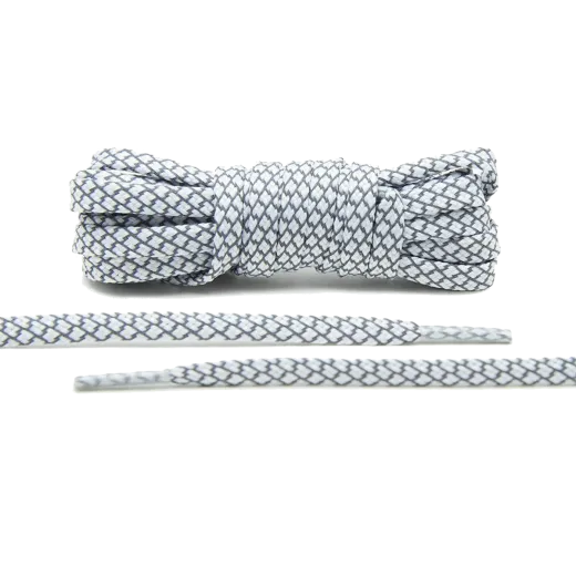 Odblaskowe płaskie sznurowadła białe,  stworzone  do popularnych modeli Nike air max 90s
czy innych modeli nike, adidas
