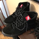 Okrągłe dwukolorowe czarnoszare sznurowadła z najwyższej jakości,