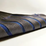 szare ekskluzywne skarpety bawełniane męskie z wydzieleniami niebieskimi viccel socks shadow stripe gray royal blue