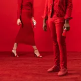Czerwone pigmenty do personalizacji obuwia, katan, jeansu, sneakersów, kurtek