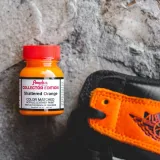 Pomarańczowa farba do renowacji i customizacji Nike Air Jordan Shattered Orange Angelus Acrylic Paint Collector Edition. 
