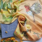 Ręcznie malowana jedwabna poszetka farbami jacquard silk label. Barwniki do jedwabiu.