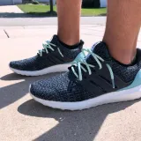 Odblaskowe miętowe okrągłe sznurowadła,  stworzone  do popularnych modeli Yeezy boots
czy innych modeli Adidasa.