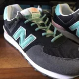 Odblaskowe okrągłe miętowe sznurowadła,  stworzone  do popularnych modeli Yeezy boots
czy innych modeli Adidasa.