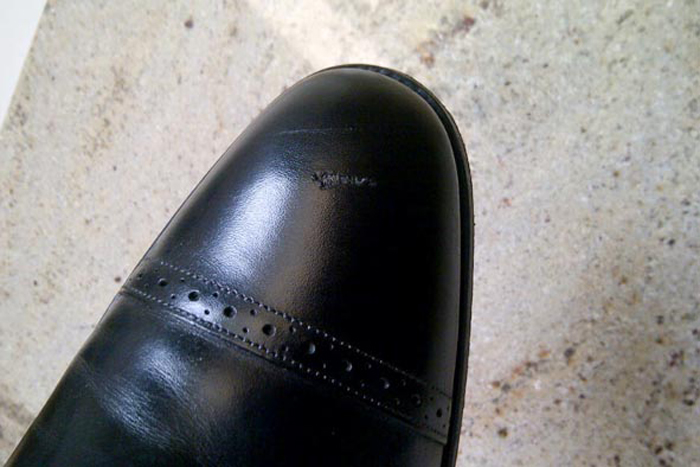 Regeneracja butów skórzanych, renowacja obuwia skórzanego. Pielęgnacja skór.
